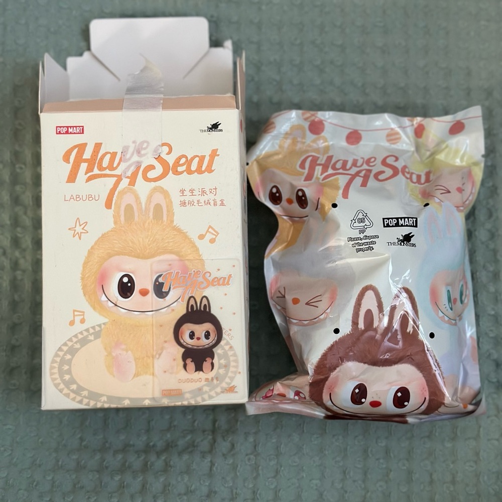 Pop Mart Labubu Have a Seat Duo Duo